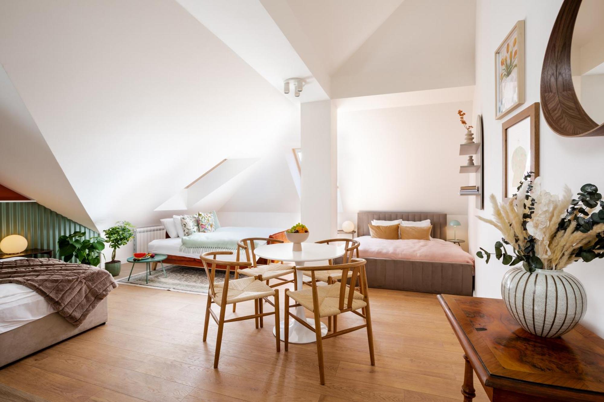 Turnkey I Antonin Dvorak Apartments Прага Екстериор снимка